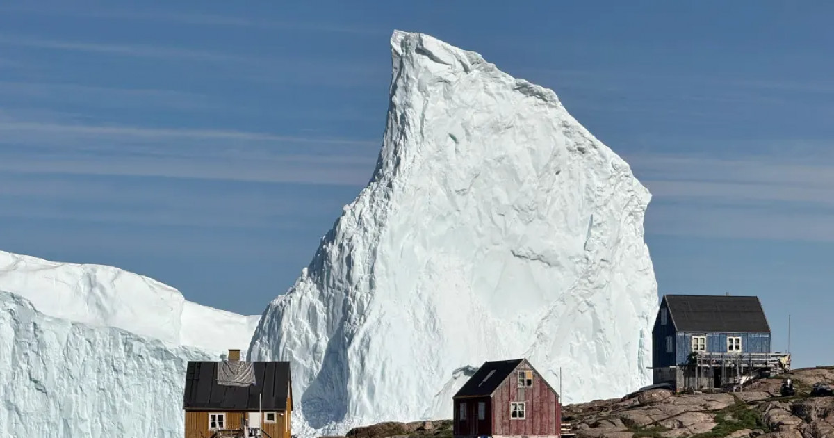 Алып мұзтас ауылға жақындап келеді – Гренландияда дабыл жарияланды