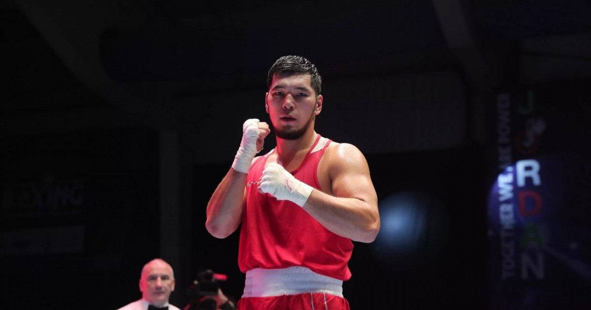 Айбек Оралбай Доминикан боксшысын нокдаунға түсіріп, жеңіске жетті