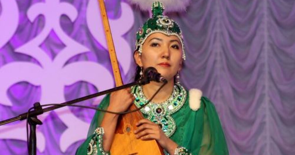 «Айтысқа шақырмай-ақ қойыңыз дедім де, жарты сағат жыладым»: Сара Тоқтамысова неге өнер көрсетпейтінін айтты