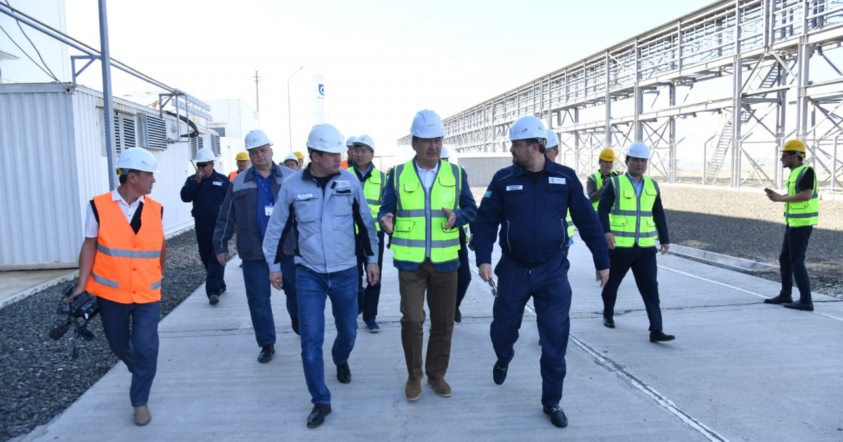 Мәжіліс депутаттары Атыраудағы кәсіпорындарды энергиямен қамту мәселесін қарады