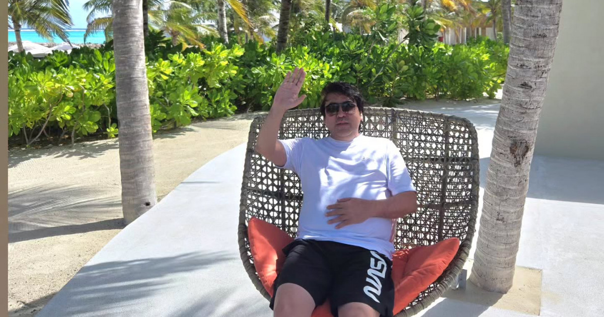 Мейрамбек Беспаев ерекше демалыс орнынан фотосуреттер жариялады