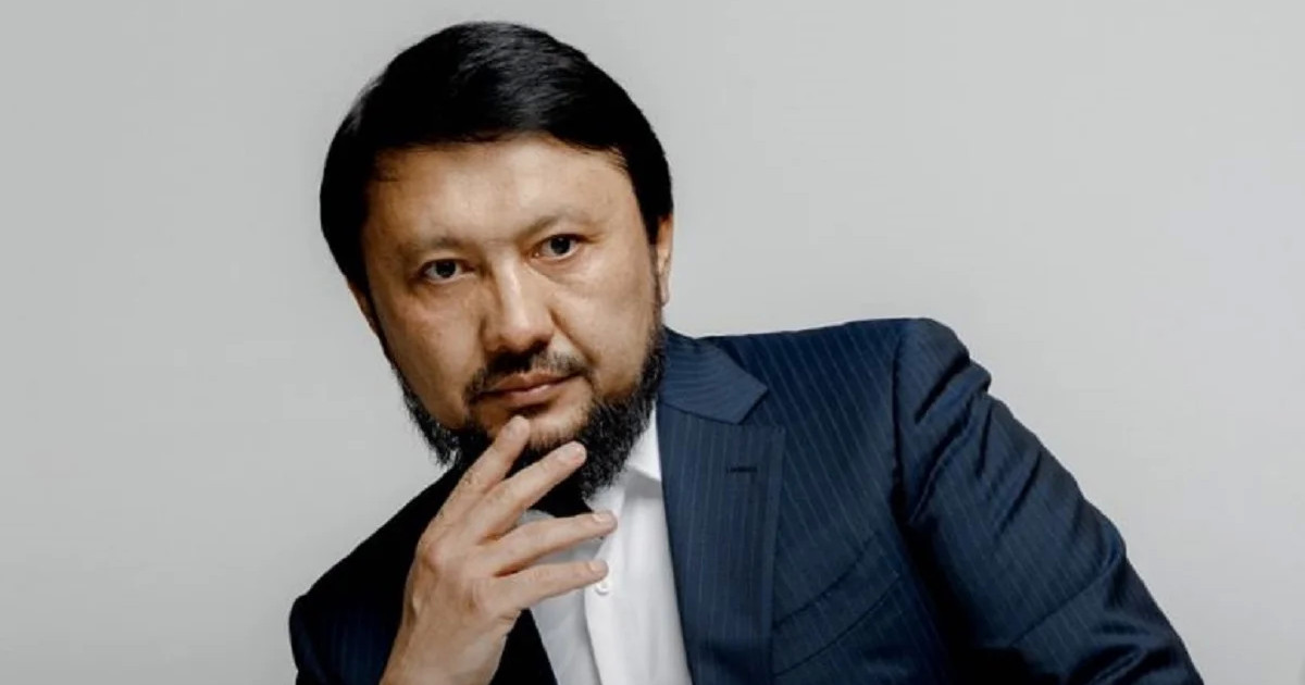 Мұхамеджан Тазабектің Парижде не істеп жүргені белгілі болды