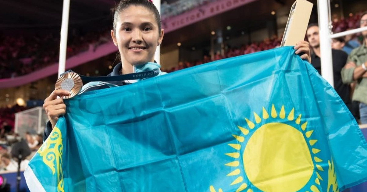 Назым Қызайбай 40 баланы қуантты