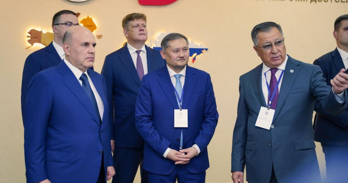 Ресей Федерациясының Премьер-министрі Омбыдағы ҚазҰУ филиалының жұмысымен танысты