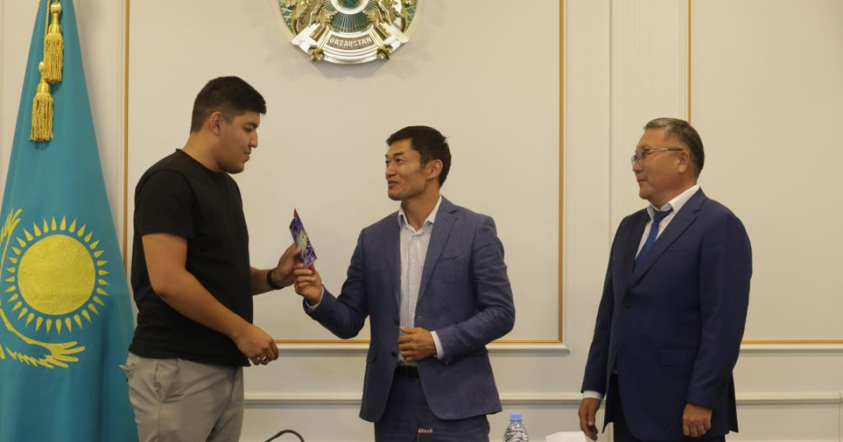 Жарылыстан зардап шеккен отбасына үй берілді