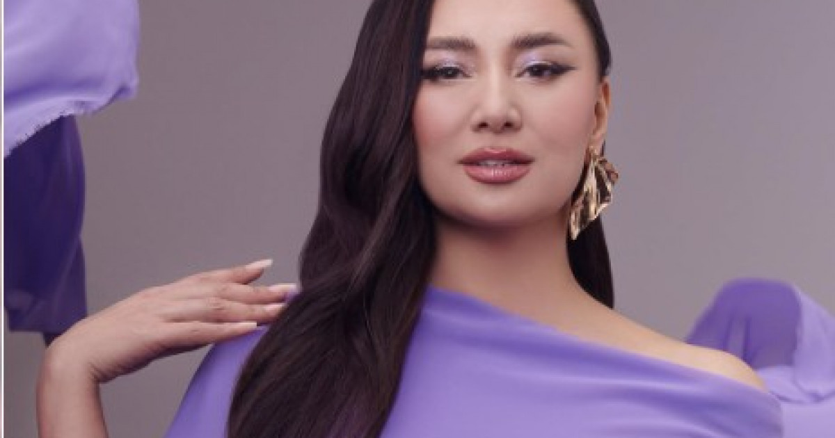 Әдемі лесбияндарды көрсететін әуесқойлық порно