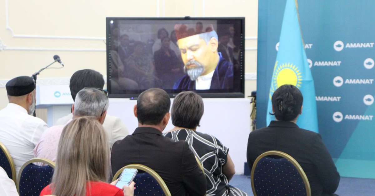 «AMANAT» партиясы: Ұлы ақынның 180 жылдығына орай Абайдың қара сөздері топтастырылған аудио кітап жарыққа шықты