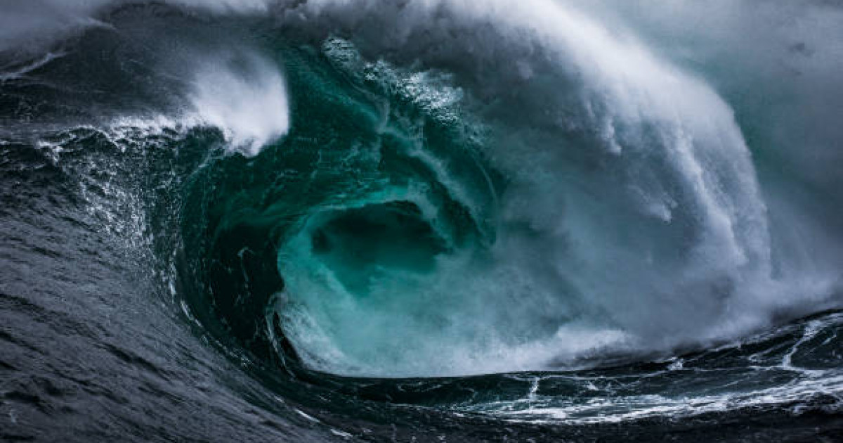 Атлант мұхитында дауыл көтеріліп келеді