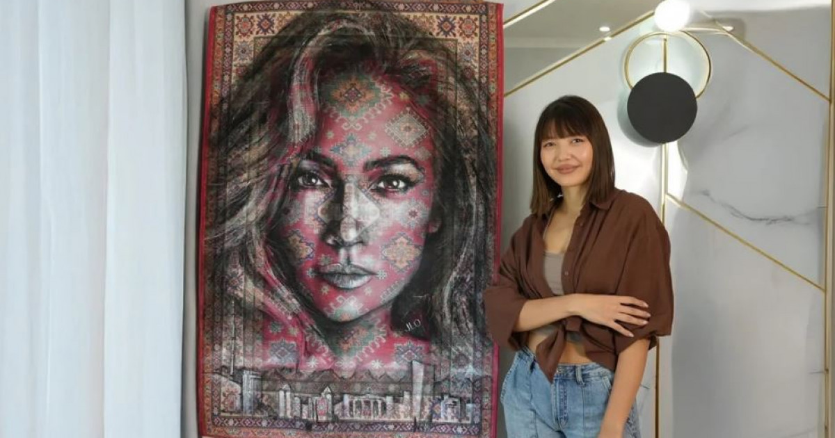 Дженниферге кілем сыйлады