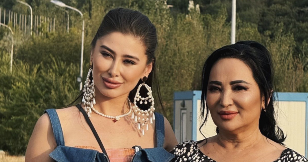 Гүлзира Айдарбекова танымал блогерге бриллиант сыйлады (видео)