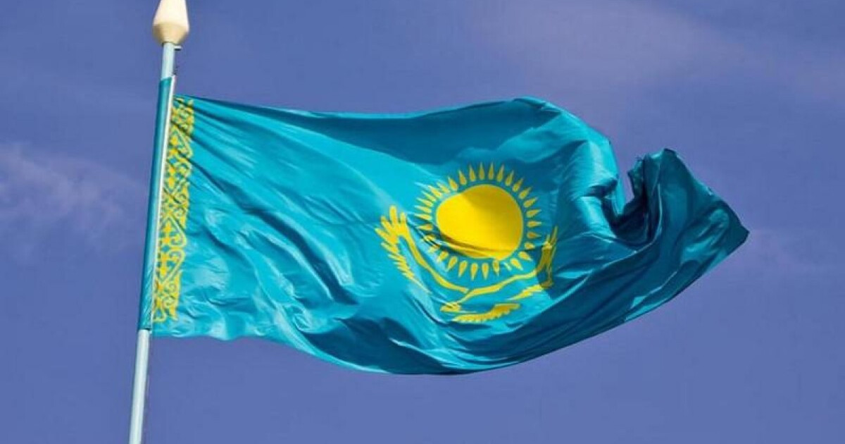 Әлемдік рекорд: Мемлекеттік Ту 180 метрлік биікке көтерілді