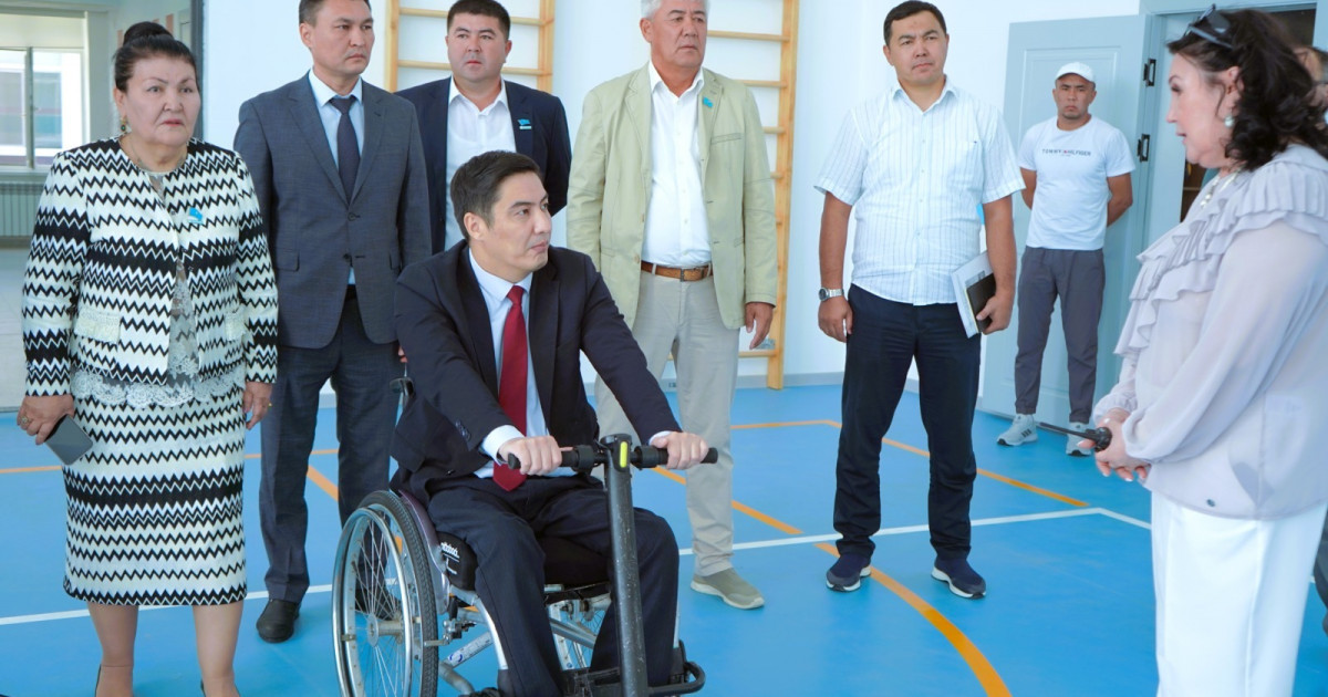 Мәжіліс депутаты Ерлан Әбдиев Ораңғайдағы балаларға арналған оңалту орталығының құрылысын тексерді