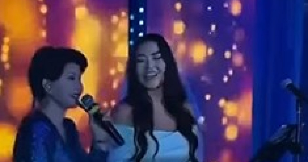 Роза Рымбаева тойда қалыңдықтың арманын орындады (видео)