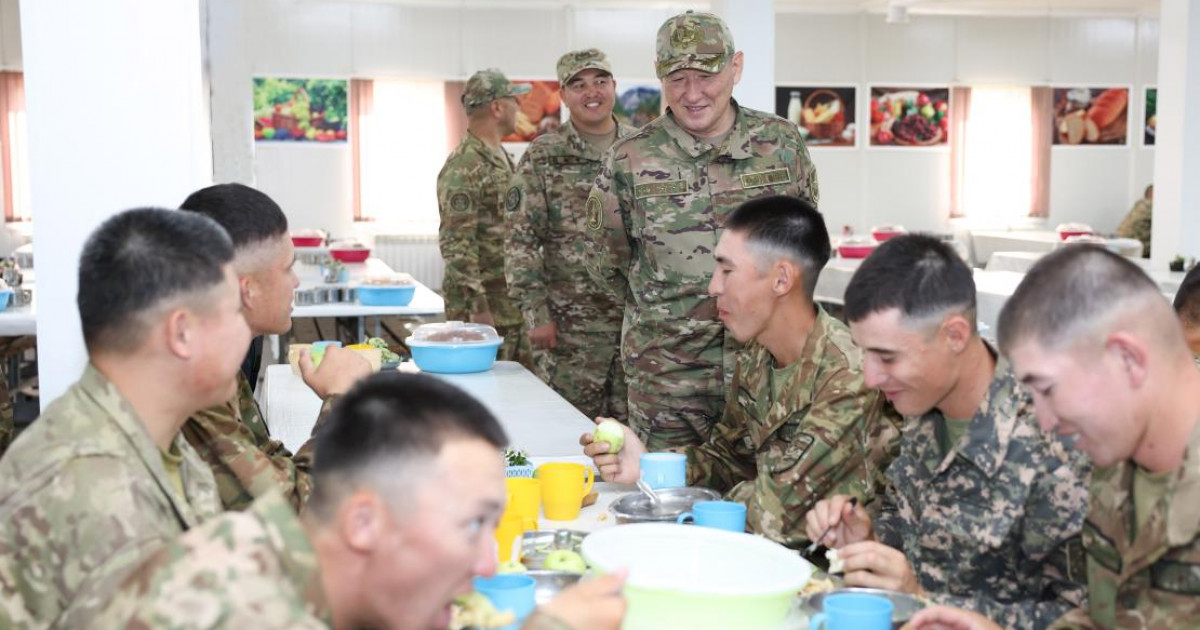 Сарбаздардың тамақтану сапасы тексерілді