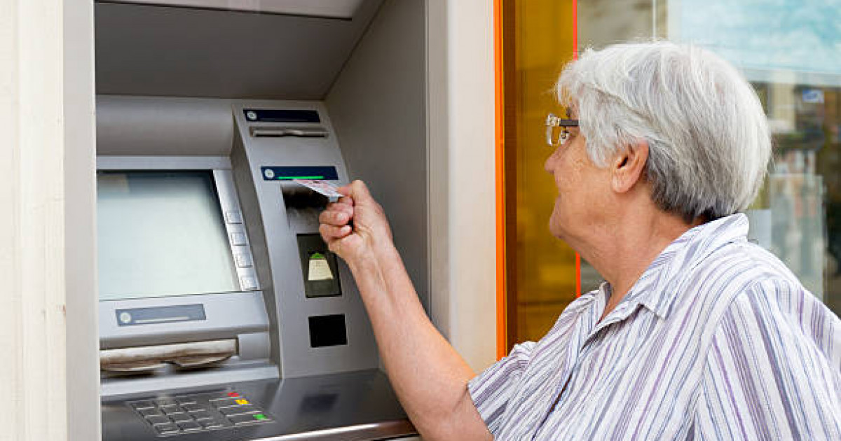 Сексен жастағы зейнеткер 8 баласы мен немересінен алимент өндіріп алды