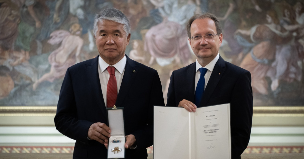 ТҮРКСОЙ Бас хатшысы Венгрияның «Құрмет» орденімен марапатталды