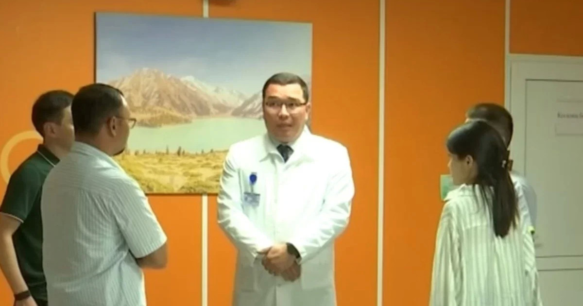 «Әйеліне қолы тигені ұнамаған»: Түркістанда аяғы ауыр келіншекке көмектескен фельдшерді аяусыз ұрған