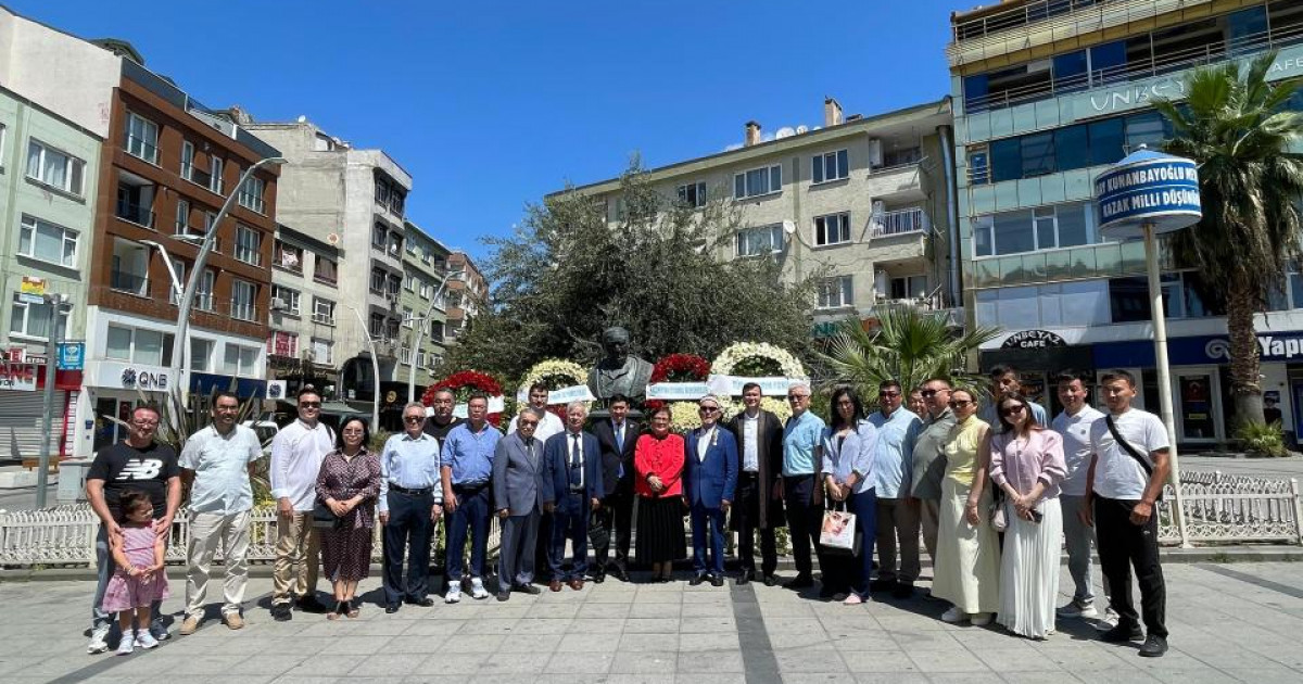 Ыстамбұлдағы қазақтар ұлы Абайды еске алды