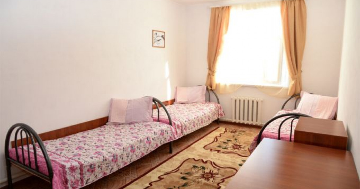 Дәретханада зәр шығару кезіндегі порновидео