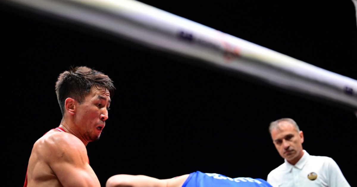 Бокстан әлем чемпионаты: Махмұд Сабырхан қарсыласын нокаутпен жеңді