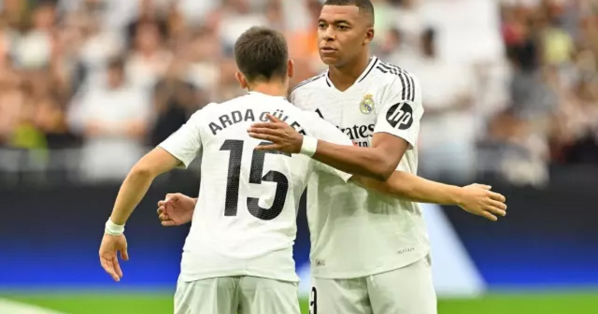 Артқы жағында жалаңаш аққұбалар