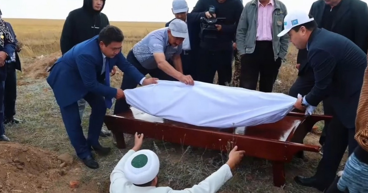 Қорғалжында Жәнібек ханның сүйегі қайта жерленді