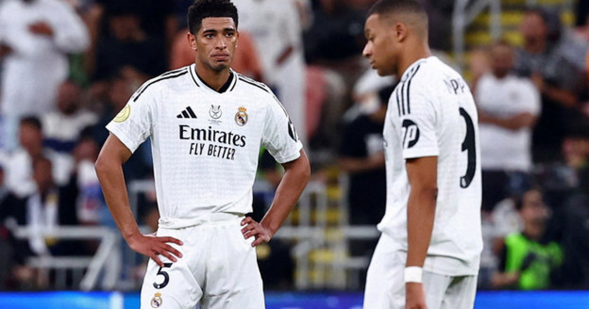 Менің дос қызымды ұрды Порно актриса Симон