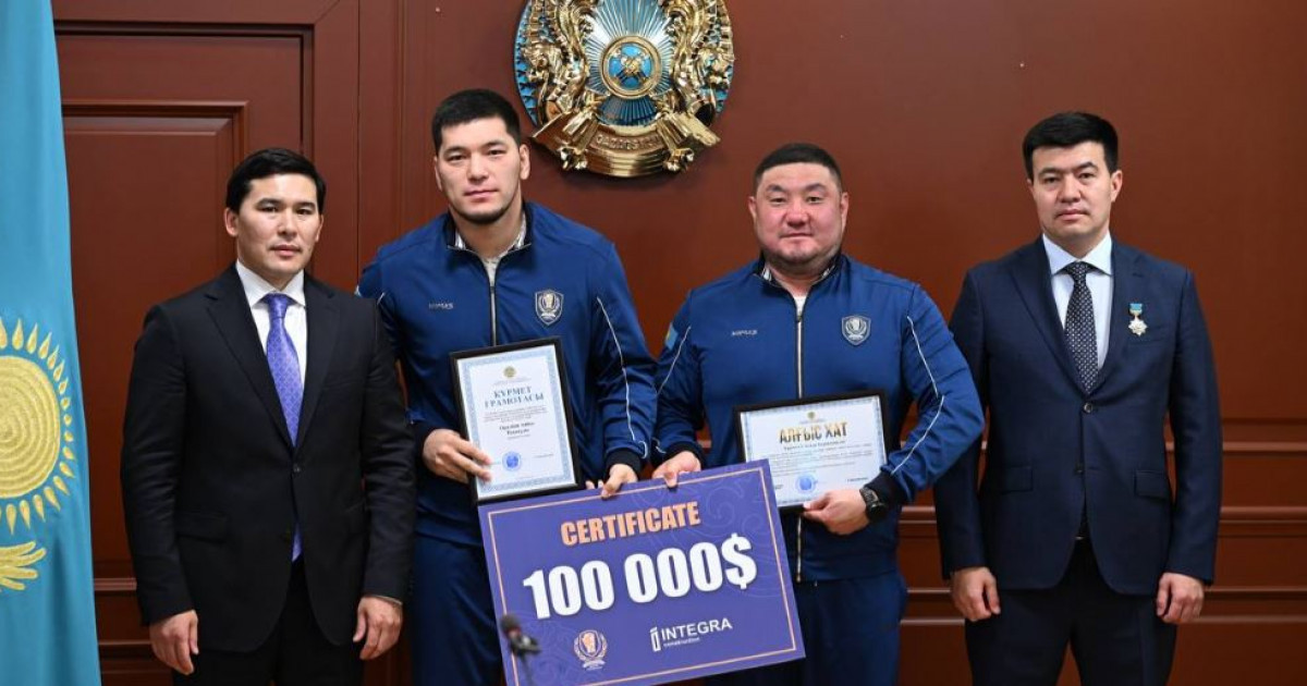 Әлем чемпионатында медаль алған боксшылар мен бапкерлеріне қаржылай сыйақы берілді