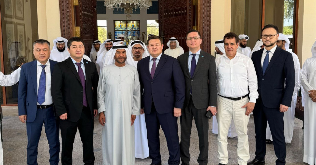 Маңғыстау облысының әкімі Нұрдәулет Қилыбай шейх Сурур бен Мұхаммед Әл Нахаянмен кездесті