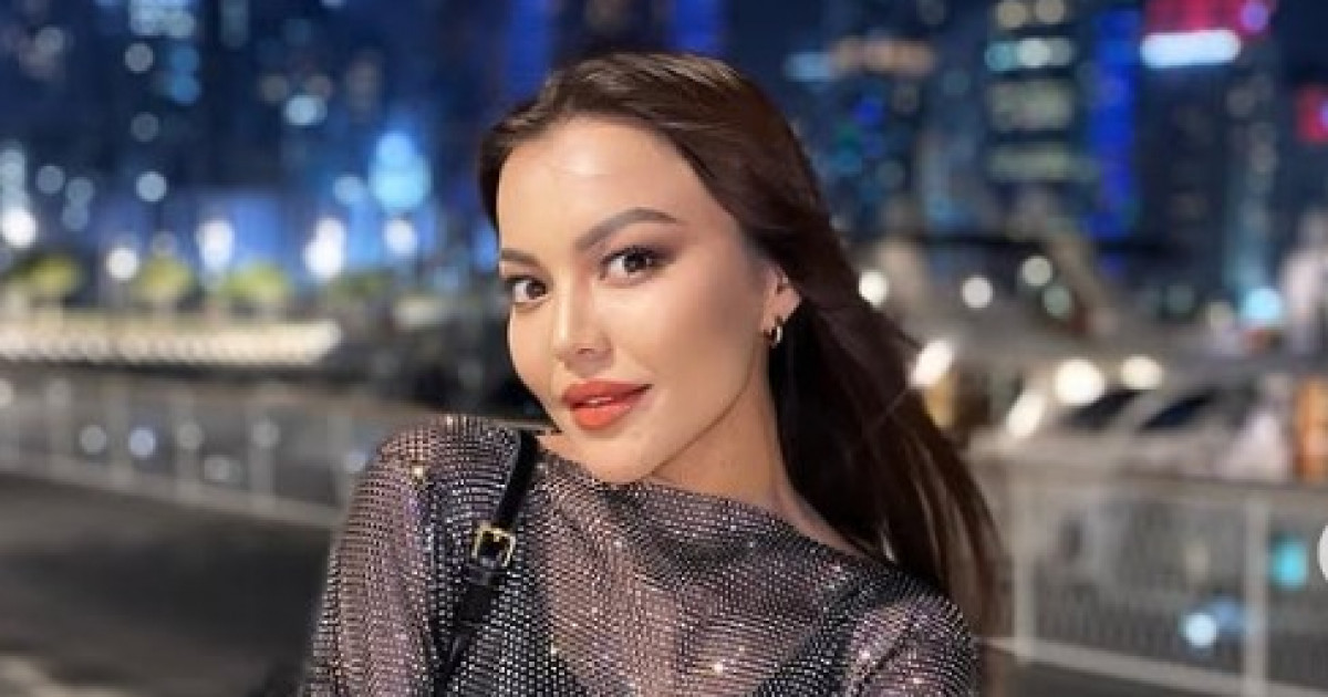 Шұлық киген порно әйел