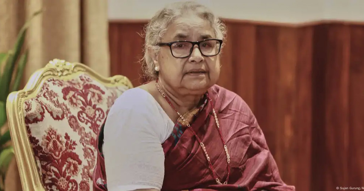 Ол маған оның сиськи тиіс, содан кейін мүмкіндік берді Кастинг алдында киім ауыстыратын бөлмеде