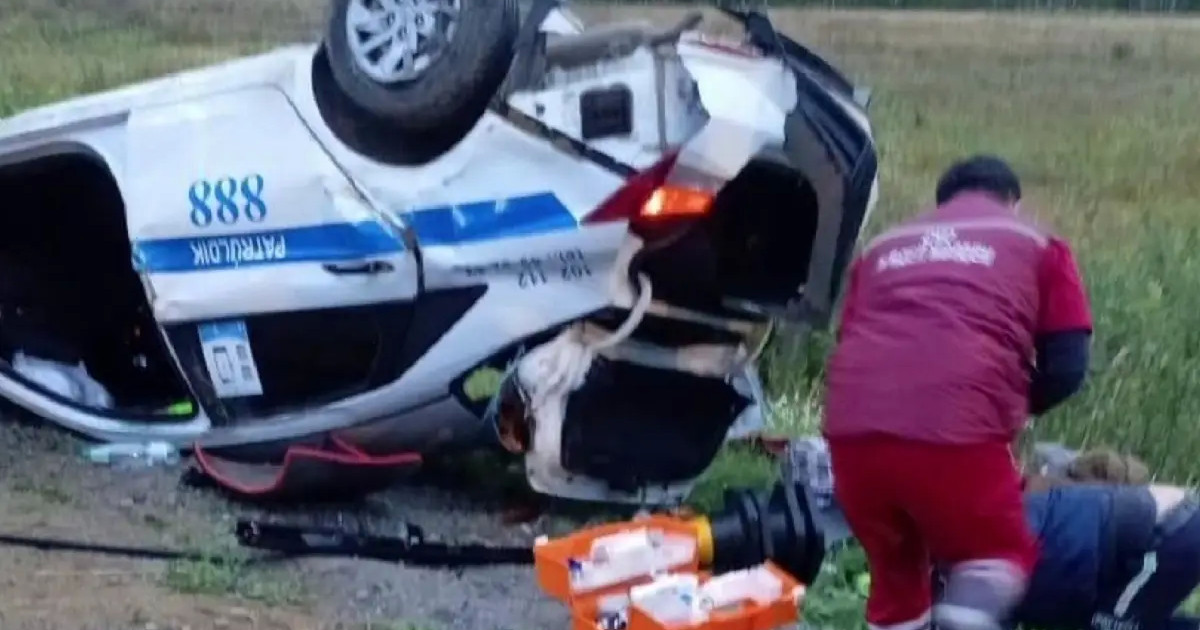 «Полицейдің жағдайы ауыр»: Солтүстік Қазақстанда патрульдік көлік апатқа ұшырады