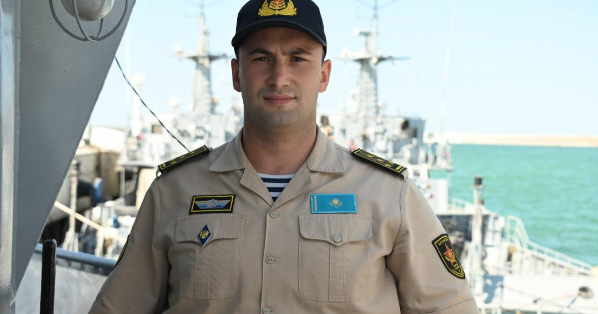 Полиглот-теңізші: Әскери-теңіз күштерінің офицері 5 тілде еркін сөйлейді