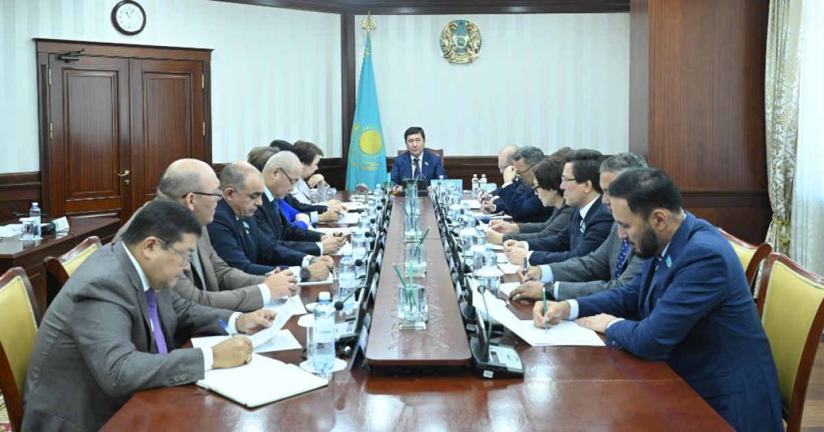 Радиоактивті материалдарды тасымалдау келісімін талқылайды