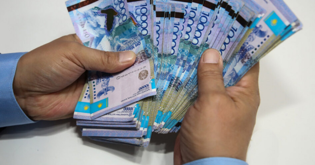 Порно анасы мен баласы спермы ішіндегі