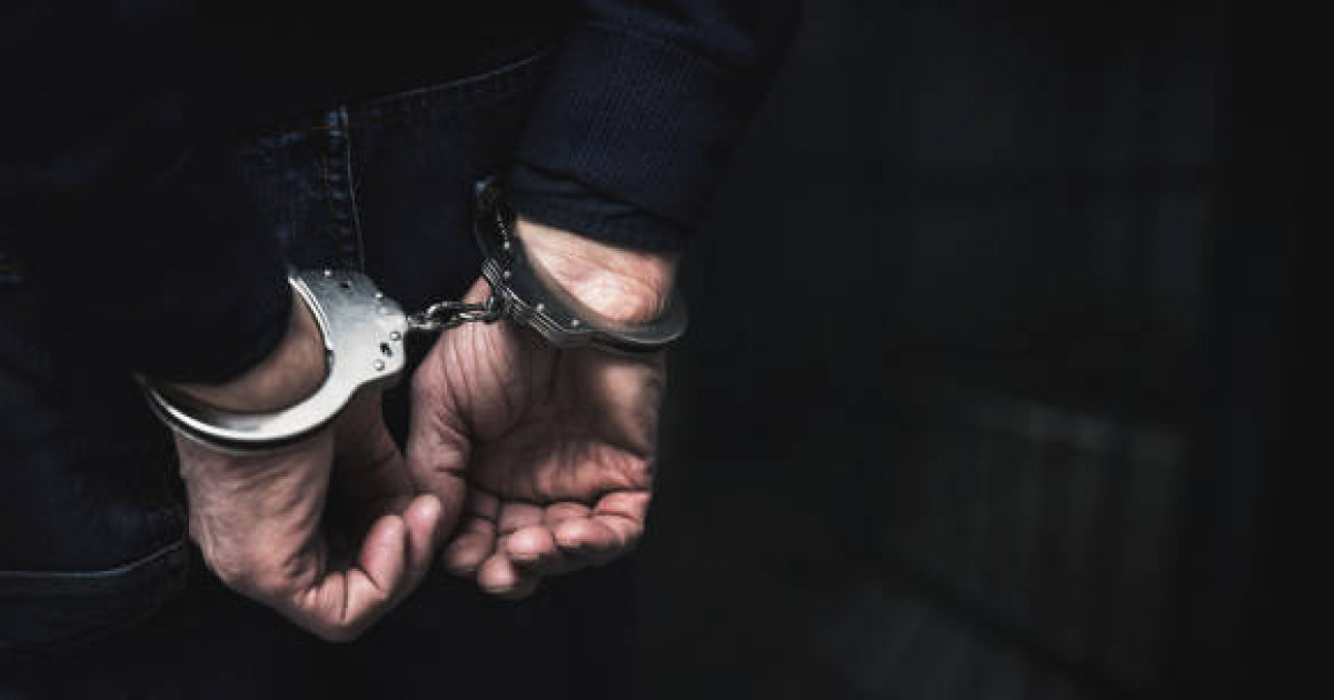 «10 миллион теңге сұрап, бопсалаған»: атыраулық журналист пара сұрағаны үшін ұсталды