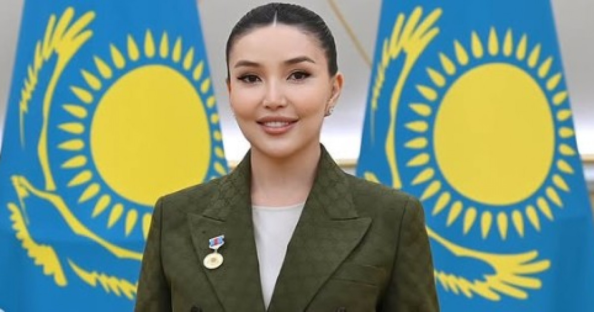 Нейлон колготкидегі порно көру