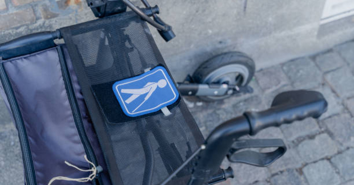 Астанада сот ғимаратында мүгедек әйел жарақат алды: көтергіш құрылғы сынып кетті