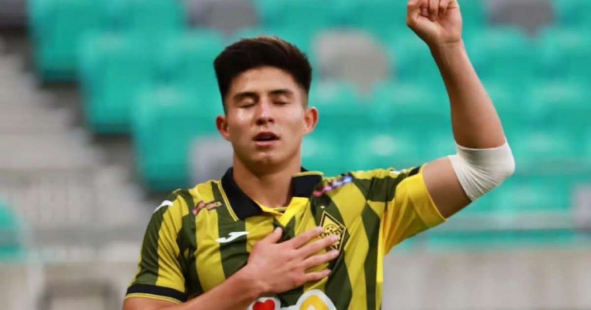 Дастан Сәтпаев әлемдегі ең үздік футболшылардың қатарына кірді