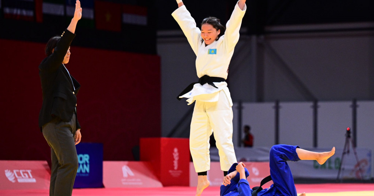 Үлкен қарт әйелдердің порнофотосуреттері Салима Зариф