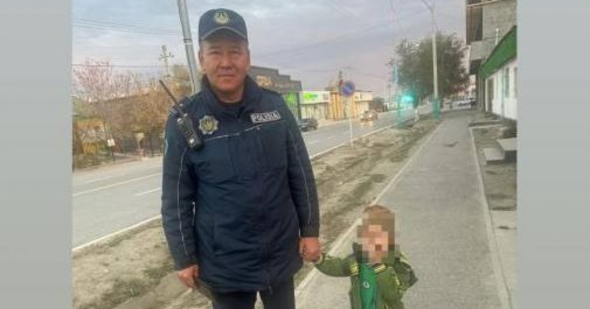 Жарайды, ұйықтап жатқан ағамның жамбасына тиіп қойдым.