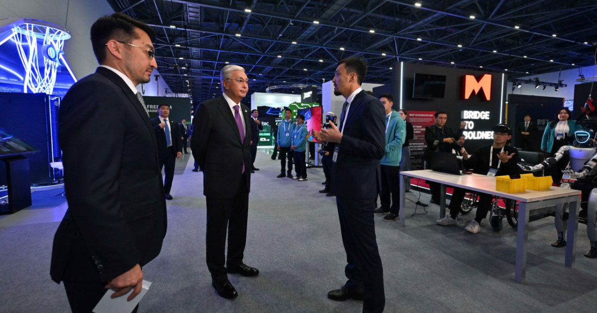 Мемлекет басшысы цифрлық шешімдер көрмесіне барды