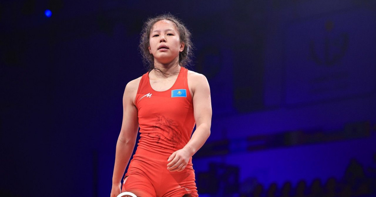 Мемлекет басшысы әйелдер арасындағы күрестен әлем чемпионатының жеңімпазы атанған Шұғыла Өмірбекті құттықтады