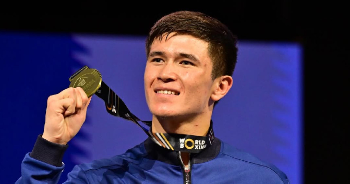 Қабырғаға қадалған және порнографиялық