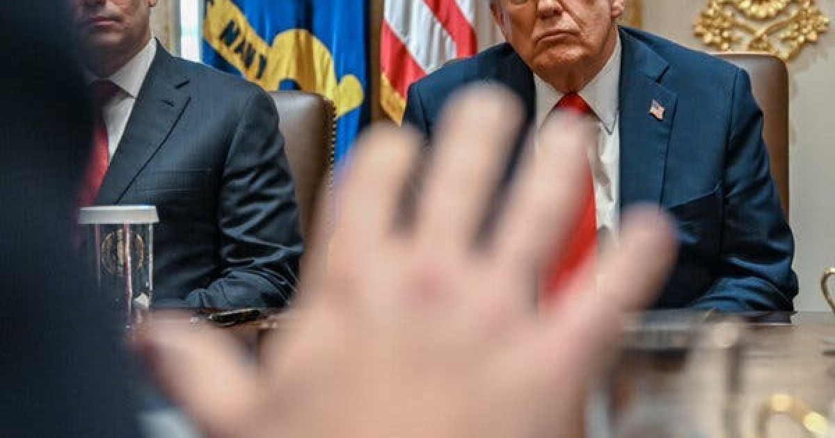 Президент Трамп Қытайдан әкелінетін тауарларға қосымша 100% баж салығын енгізді