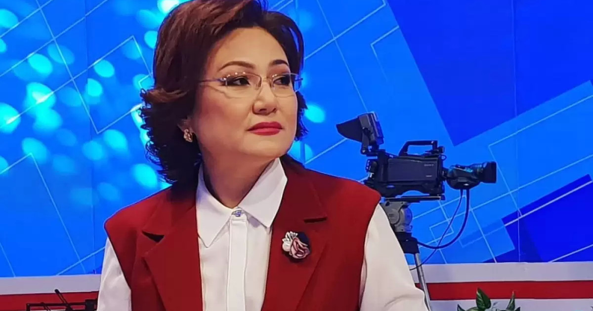 Орыс жігіті кискаға жұлқиды