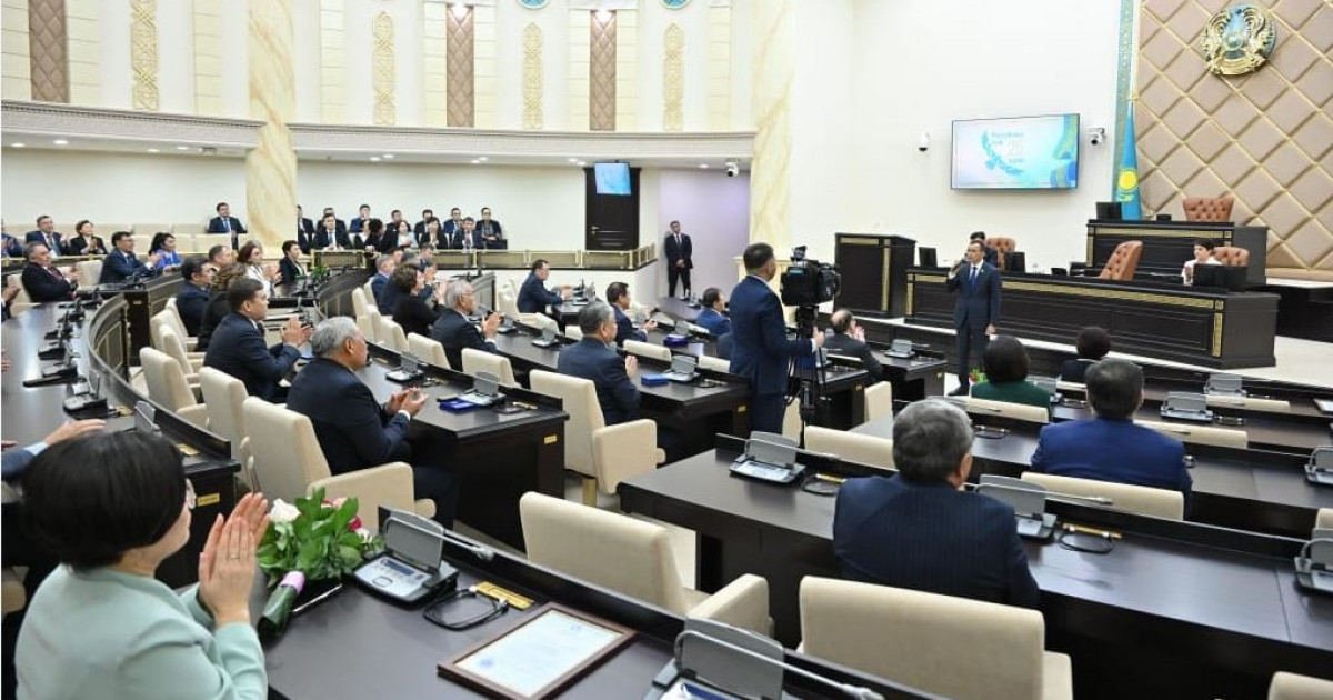 Сенаттағы мерекелік рәсім