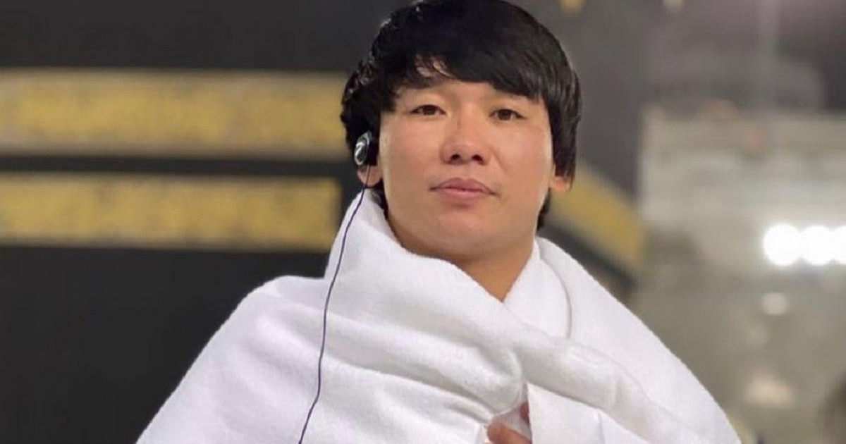 «Үйден қашып кетіп, жертөледе тұрдым»: әнші Қайрат Нұртас өткен өмірін еске алды (видео)