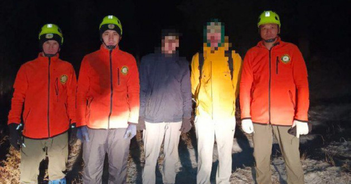 Алматыда екі жасөспірім 2300 метр биіктіктегі сарқырамаға шығып, қайта түсе алмай қалды