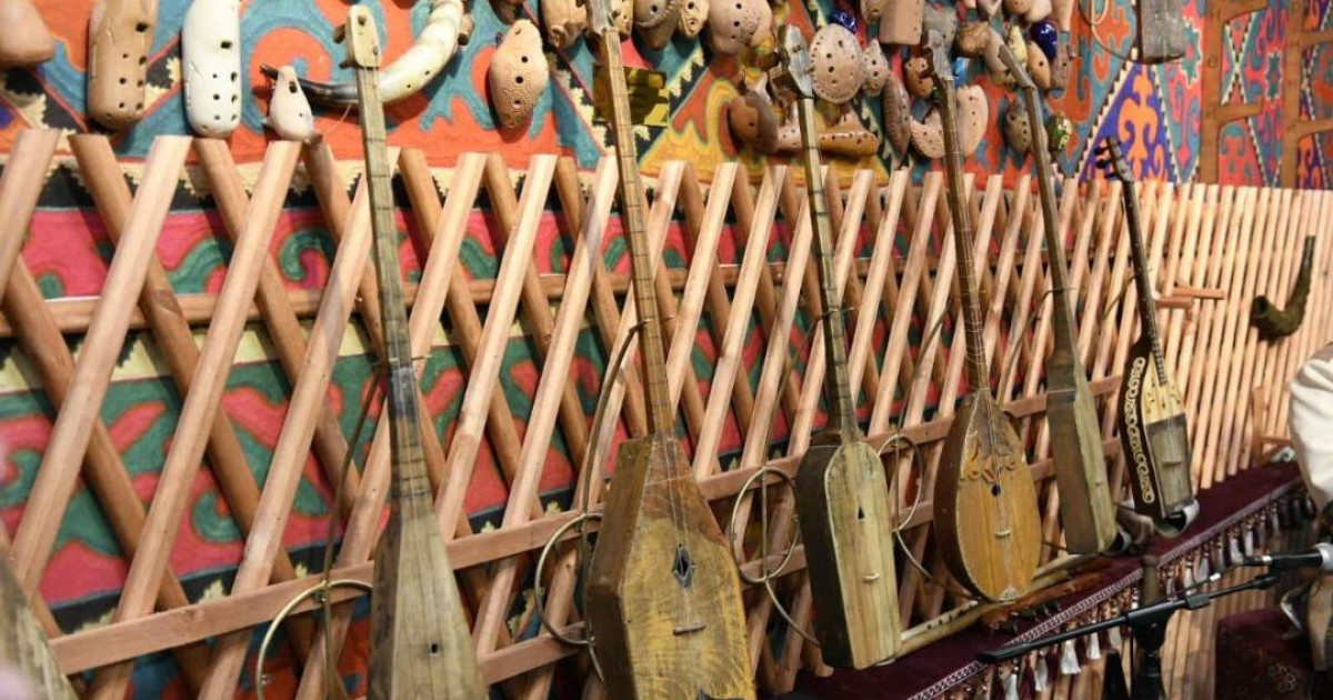 Астанада түркі халықтарының музыкалық аспаптары қойылған экспозиция ашылды